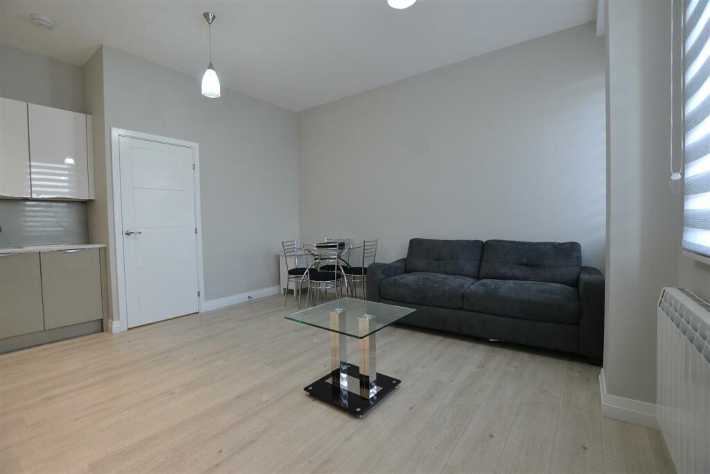 1 bed Apartment for rent in Yiewsley. From Cameron Group