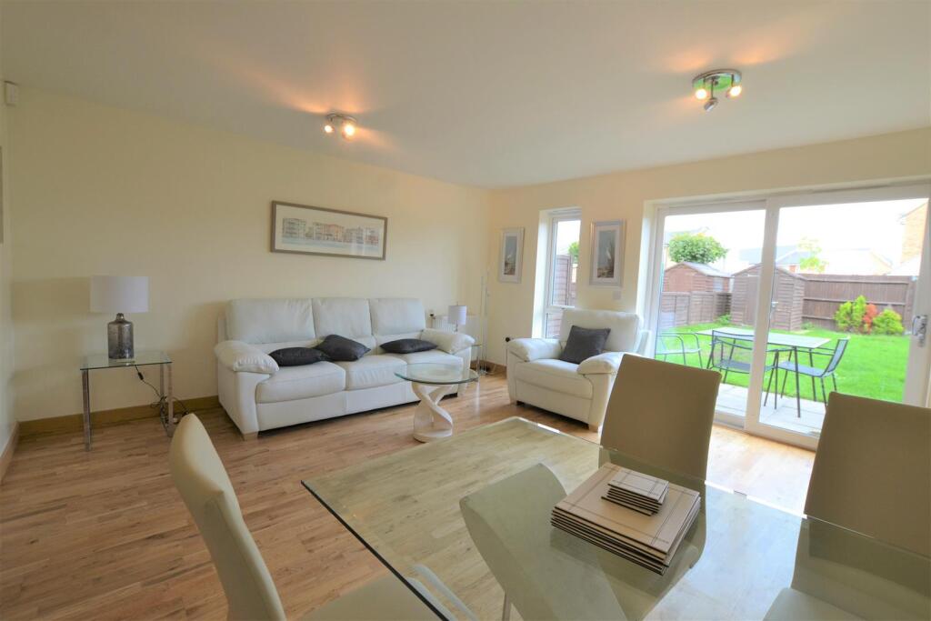 4 bed Detached for rent in West Drayton. From Cameron Group 4 bed Detached for rent in West Drayton. From Cameron Group