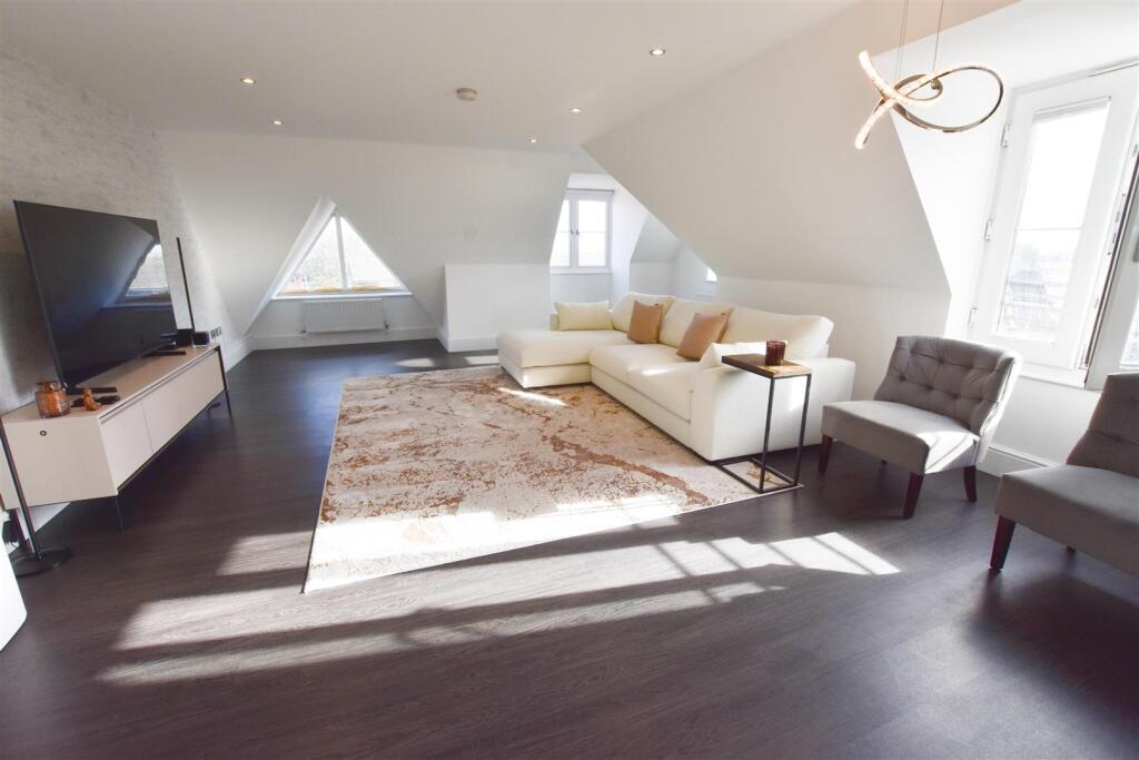 2 bed Apartment for rent in Iver. From Cameron Group