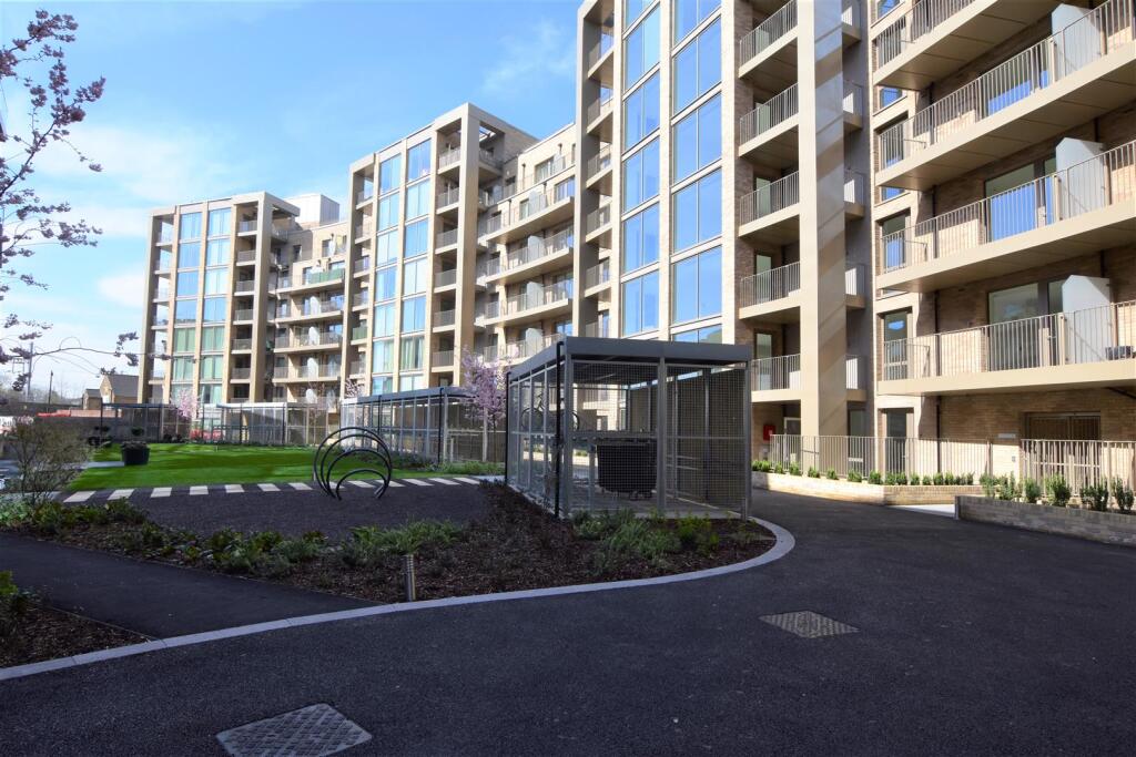 1 bed Apartment for rent in Yiewsley. From Cameron Group