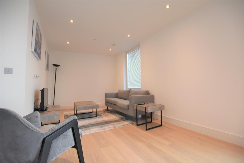 2 bed Apartment for rent in West Drayton. From Cameron Group 2 bed Apartment for rent in West Drayton. From Cameron Group