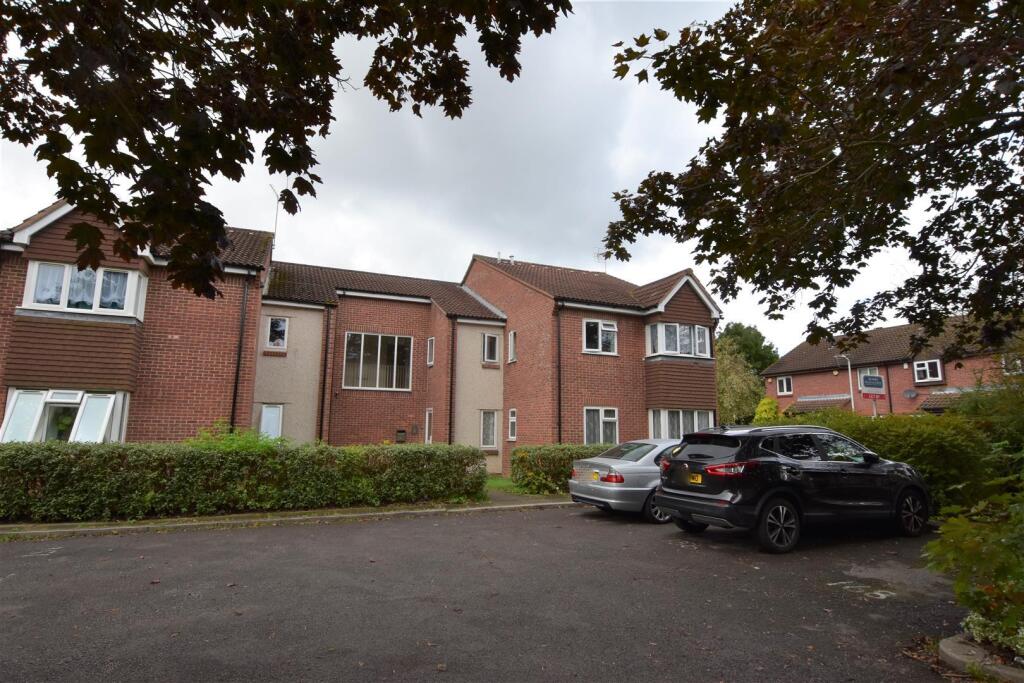 4 bed Studio for rent in Yiewsley. From Cameron Group