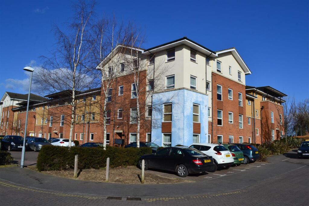 2 bed Apartment for rent in West Drayton. From Cameron Group