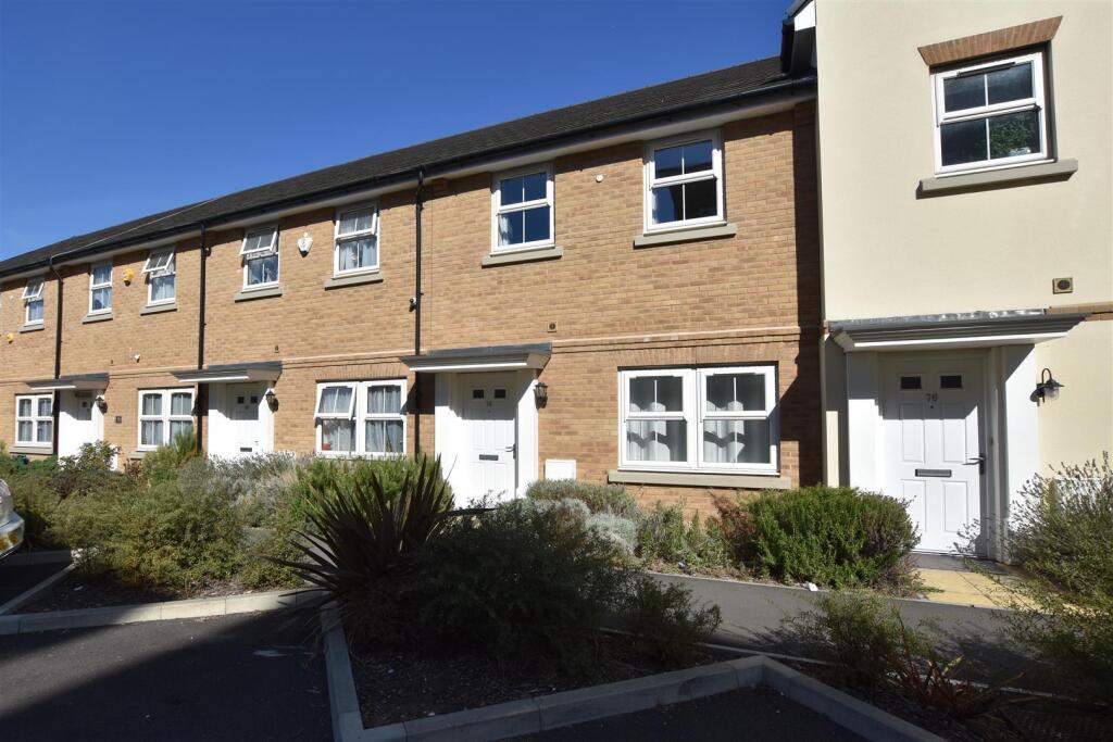 3 bed Detached for rent in West Drayton. From Cameron Group 3 bed Detached for rent in West Drayton. From Cameron Group