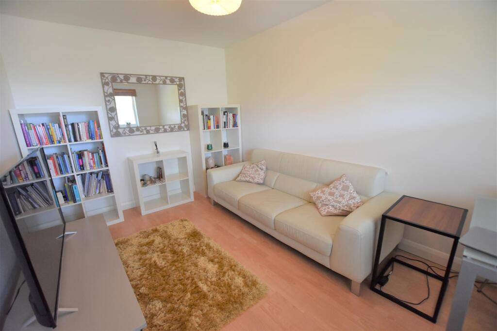 2 bed Apartment for rent in West Drayton. From Cameron Group 2 bed Apartment for rent in West Drayton. From Cameron Group