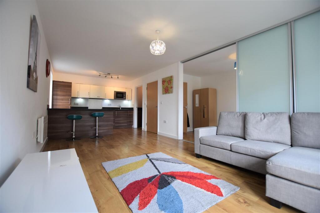3 bed Apartment for rent in West Drayton. From Cameron Group