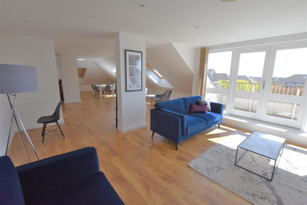 3 bed Penthouse for rent in West Drayton. From Cameron Group 3 bed Penthouse for rent in West Drayton. From Cameron Group
