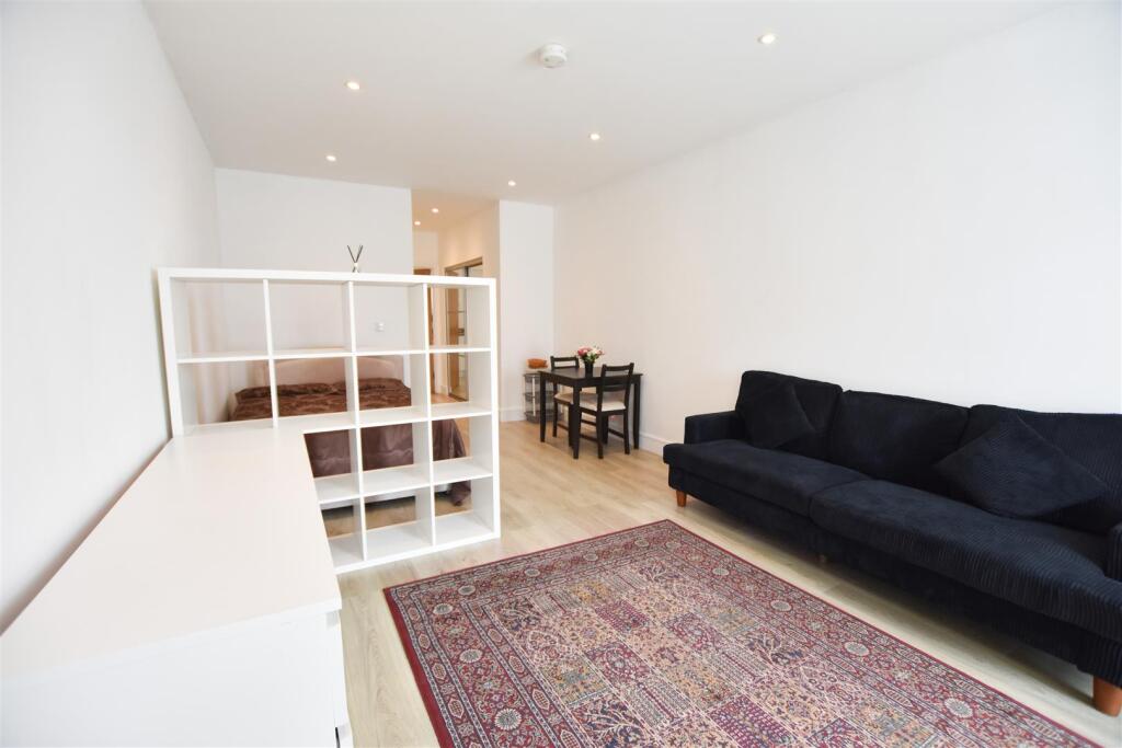 1 bed Apartment for rent in West Drayton. From Cameron Group 1 bed Apartment for rent in West Drayton. From Cameron Group