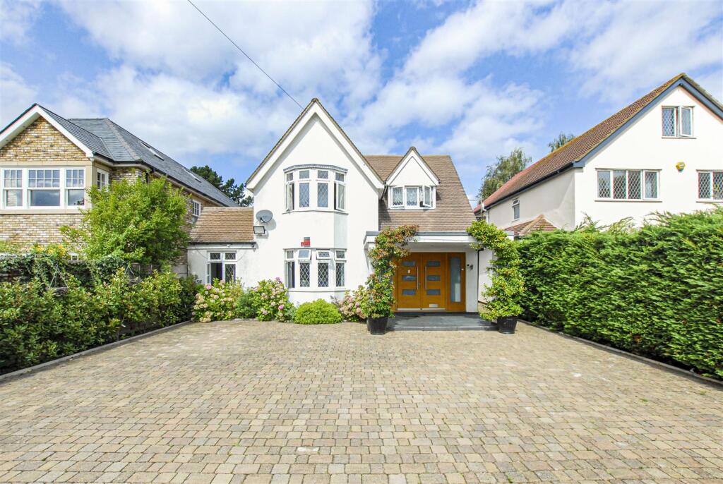 4 bed Detached for rent in Yiewsley. From Cameron Group 4 bed Detached for rent in Yiewsley. From Cameron Group