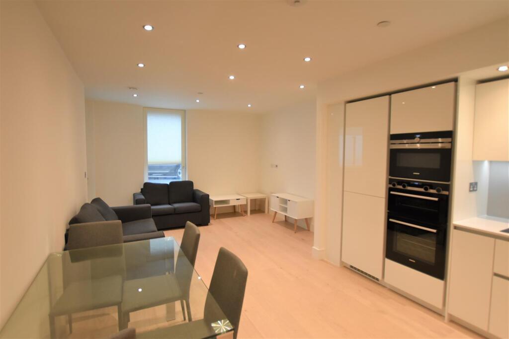 2 bed Apartment for rent in West Drayton. From Cameron Group
