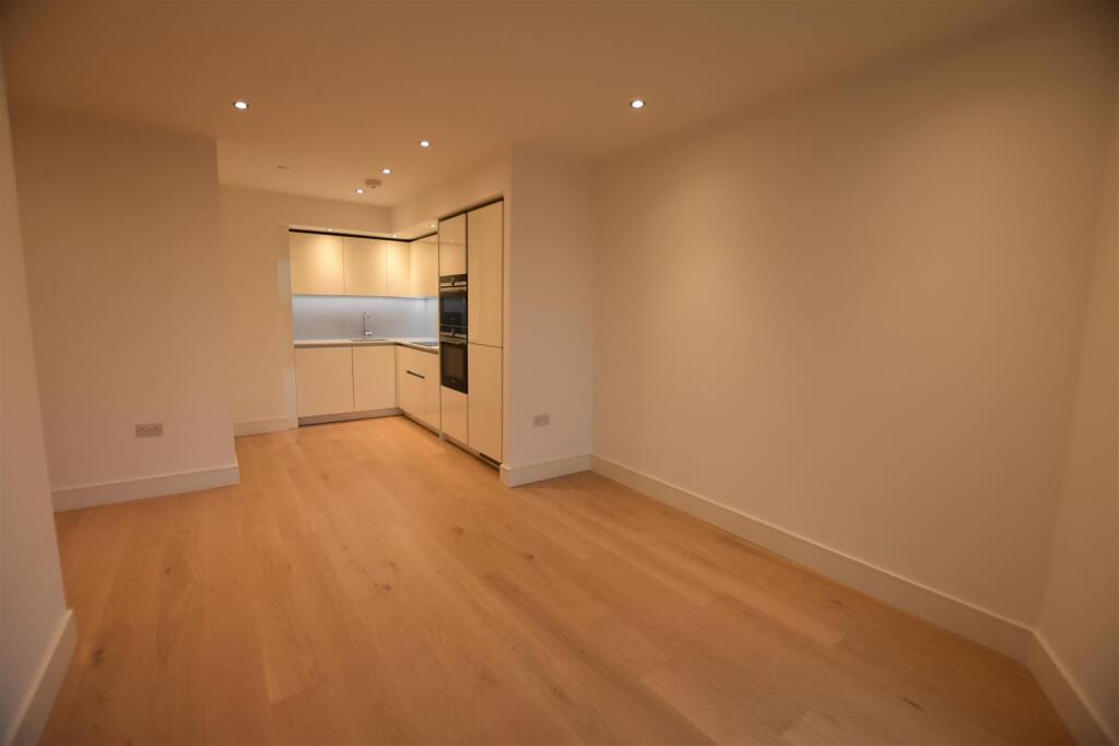 1 bed Apartment for rent in West Drayton. From Cameron Group 1 bed Apartment for rent in West Drayton. From Cameron Group