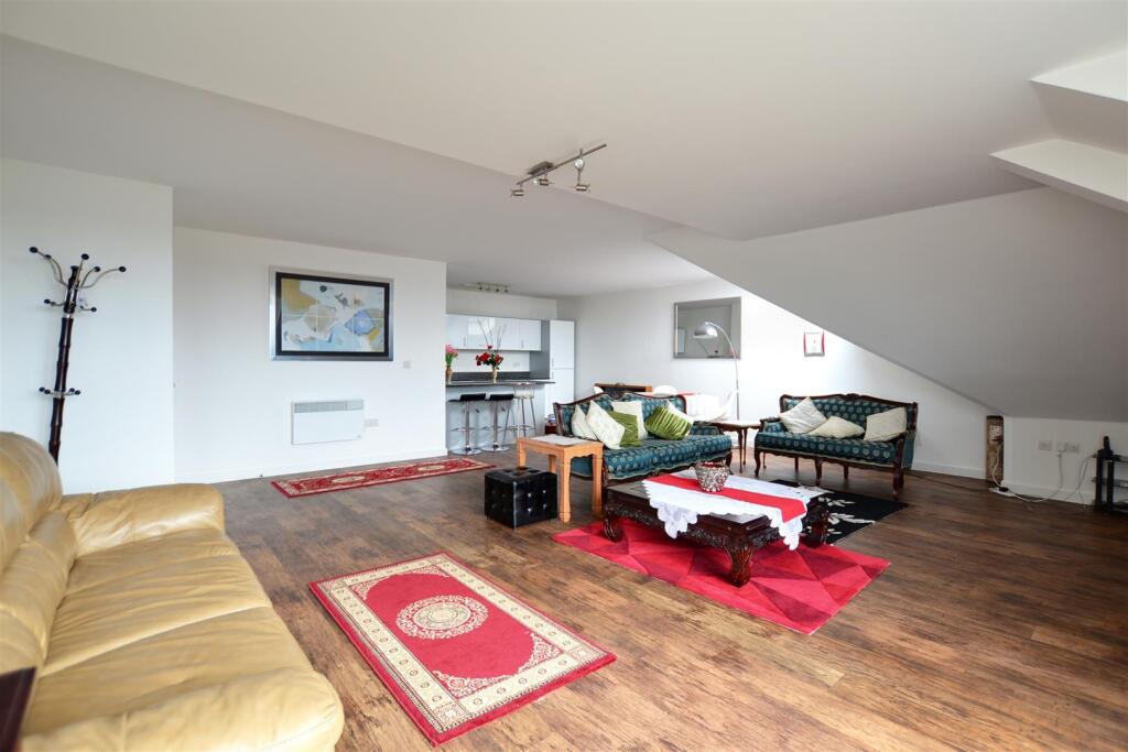 2 bed Apartment for rent in West Drayton. From Cameron Group 2 bed Apartment for rent in West Drayton. From Cameron Group