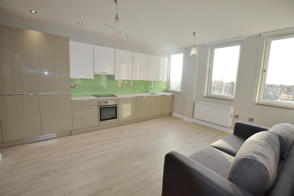 1 bed Apartment for rent in Yiewsley. From Cameron Group