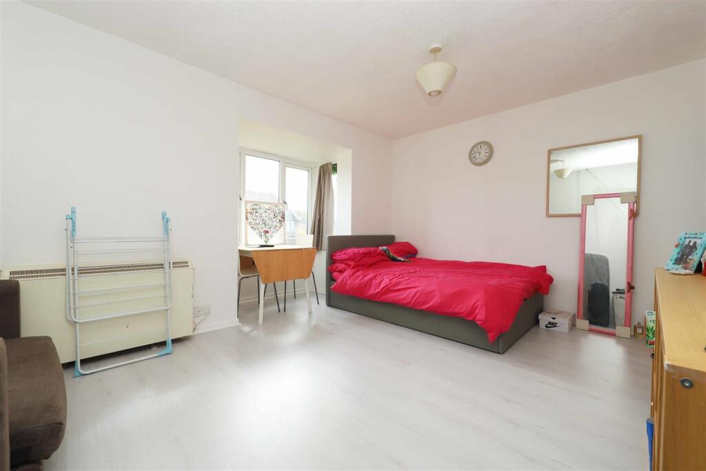 0 bed Studio for rent in West Drayton. From Cameron Group 0 bed Studio for rent in West Drayton. From Cameron Group
