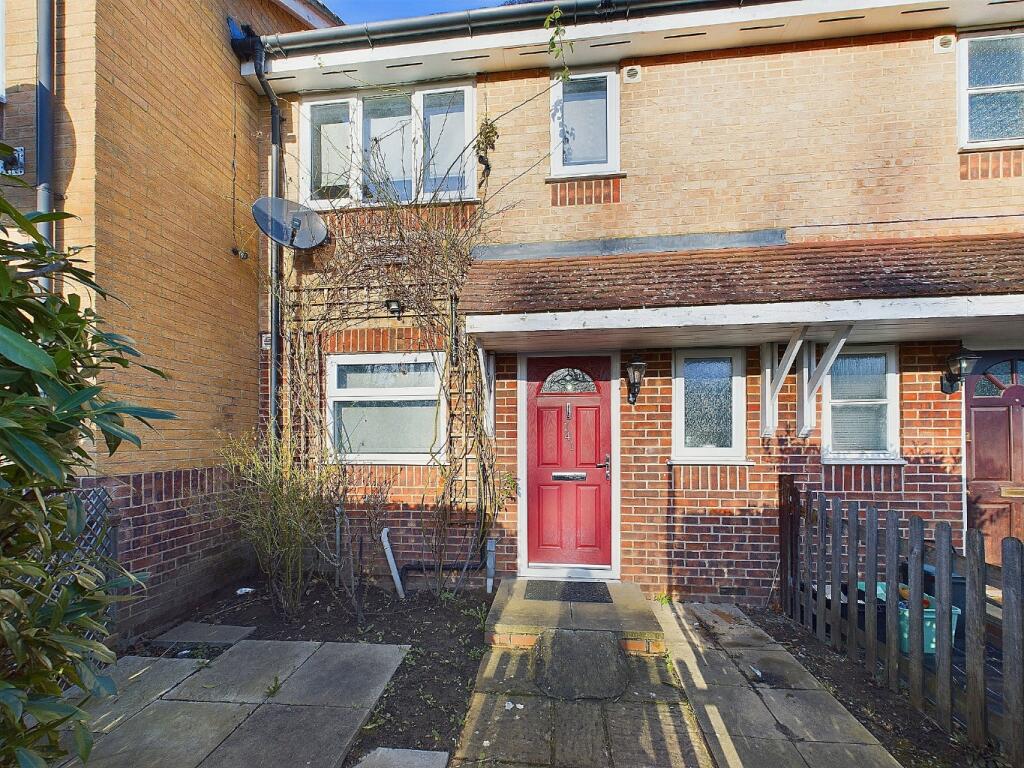 2 bed Mid Terraced House for rent in Ruxley. From Capital Estate Agents - Bromley