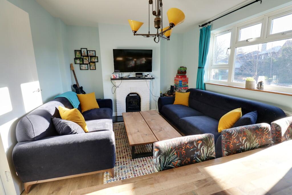 2 bed 1st Floor Flat for rent in Keston Mark. From Capital Estate Agents - Bromley