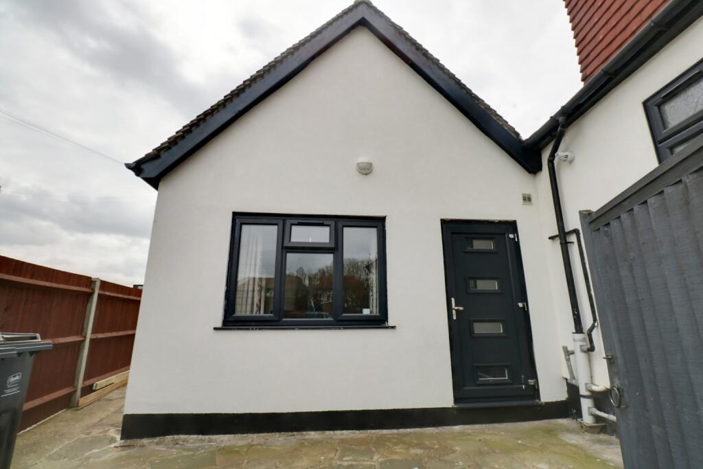 2 bed 1st Floor Flat for rent in Crofton. From Capital Estate Agents - Bromley 2 bed 1st Floor Flat for rent in Crofton. From Capital Estate Agents - Bromley