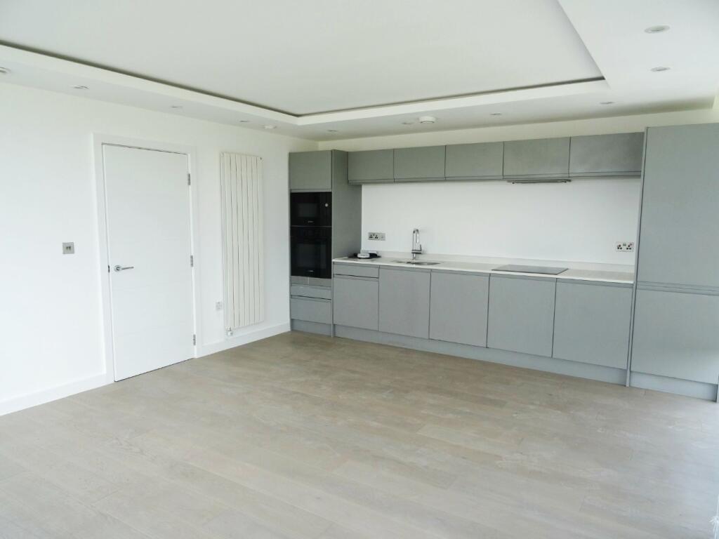 1 bed Penthouse for rent in Keston Mark. From Capital Estate Agents - Bromley