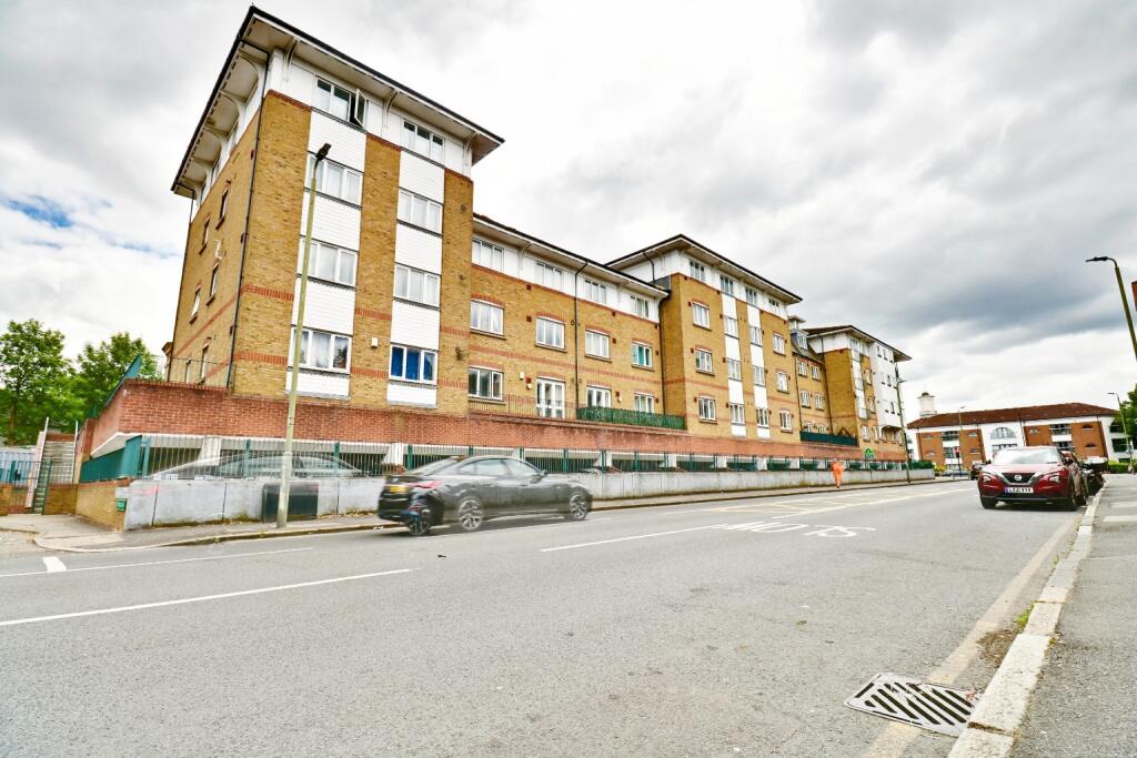 2 bed Apartment for rent in Keston Mark. From Capital Estate Agents - Bromley