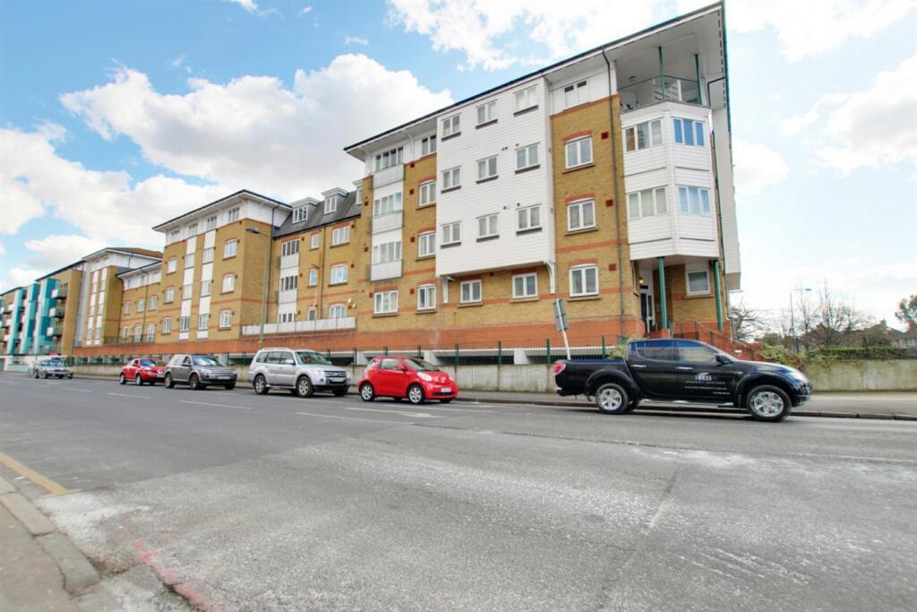 2 bed Apartment for rent in Keston Mark. From Capital Estate Agents - Bromley
