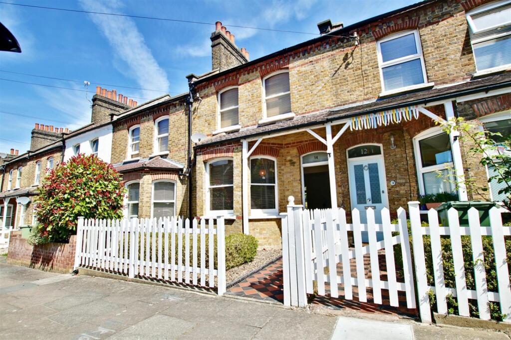2 bed Mid Terraced House for rent in Beckenham. From Capital Estate Agents - Bromley