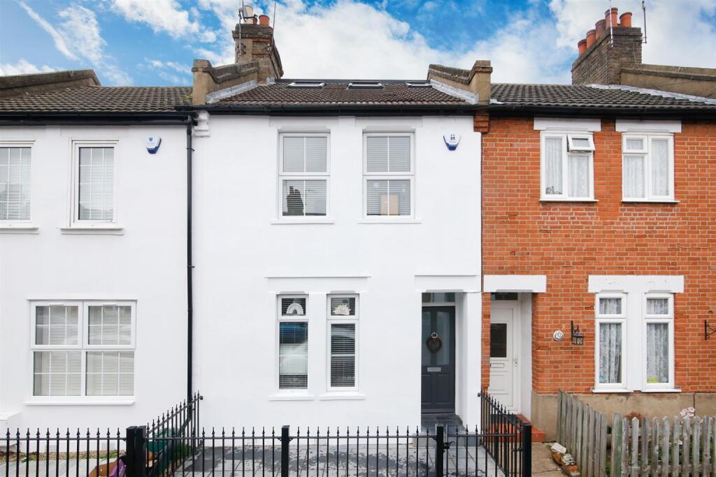 3 bed Mid Terraced House for rent in Chislehurst. From Capital Estate Agents - Bromley