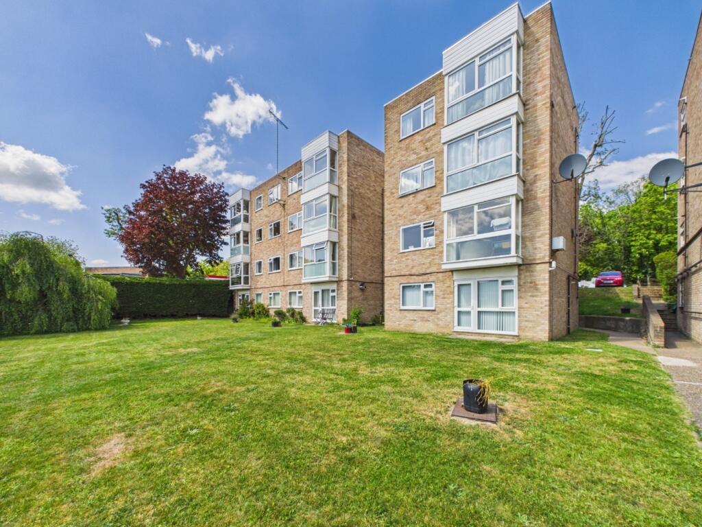 1 bed 1st Floor Flat for rent in Keston Mark. From Capital Estate Agents - Bromley