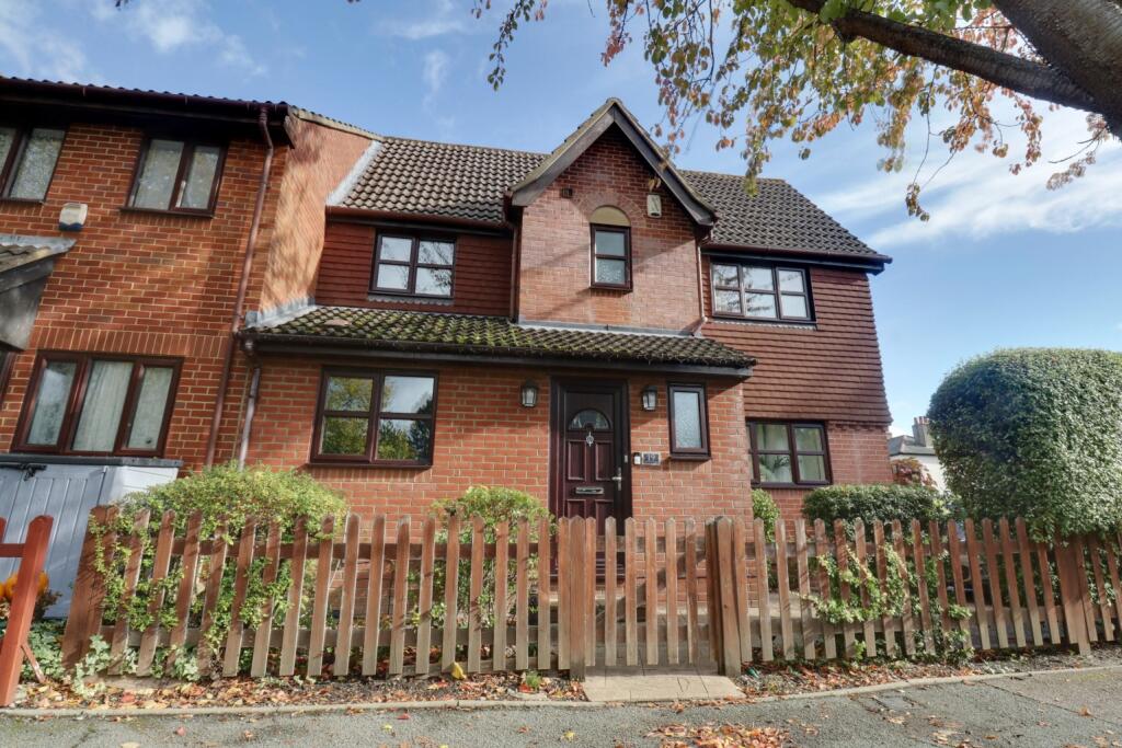 3 bed Semi Detached for rent in Farnborough. From Capital Estate Agents - Bromley