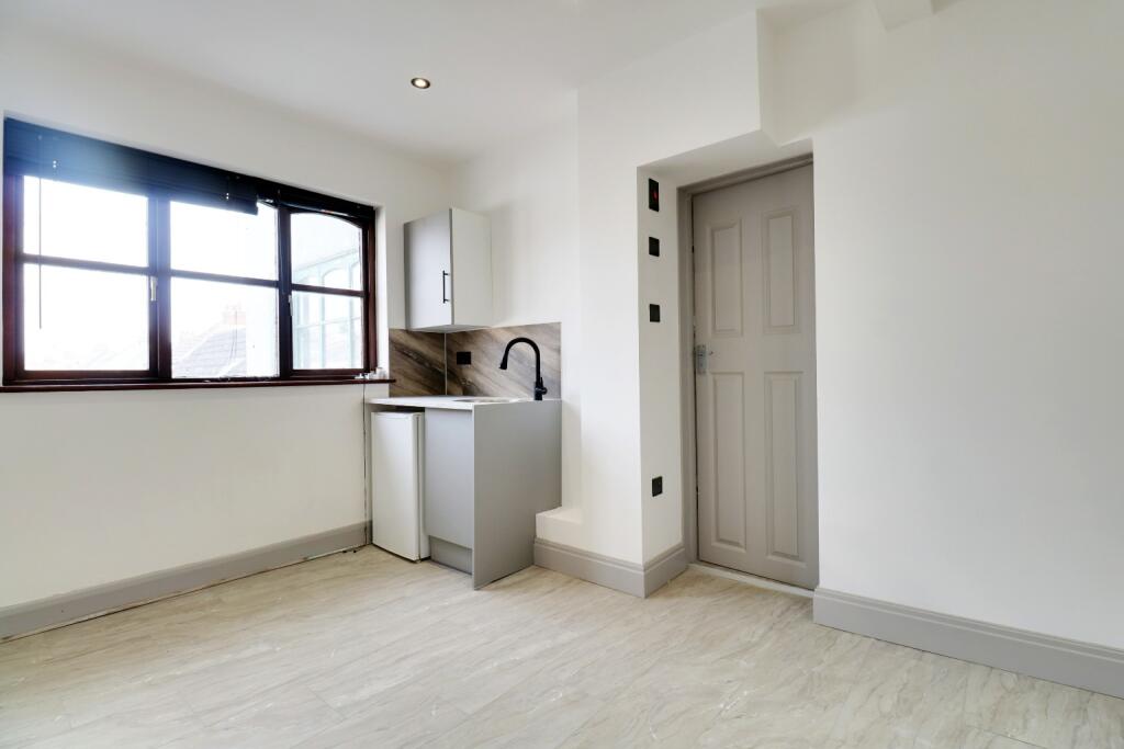 4 bed Studio for rent in Sidcup. From Capital Estate Agents - Sidcup