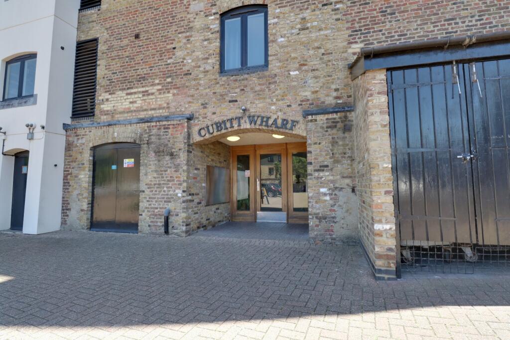 1 bed 1st Floor Flat for rent in Poplar. From Capital Estate Agents - Sidcup 1 bed 1st Floor Flat for rent in Poplar. From Capital Estate Agents - Sidcup