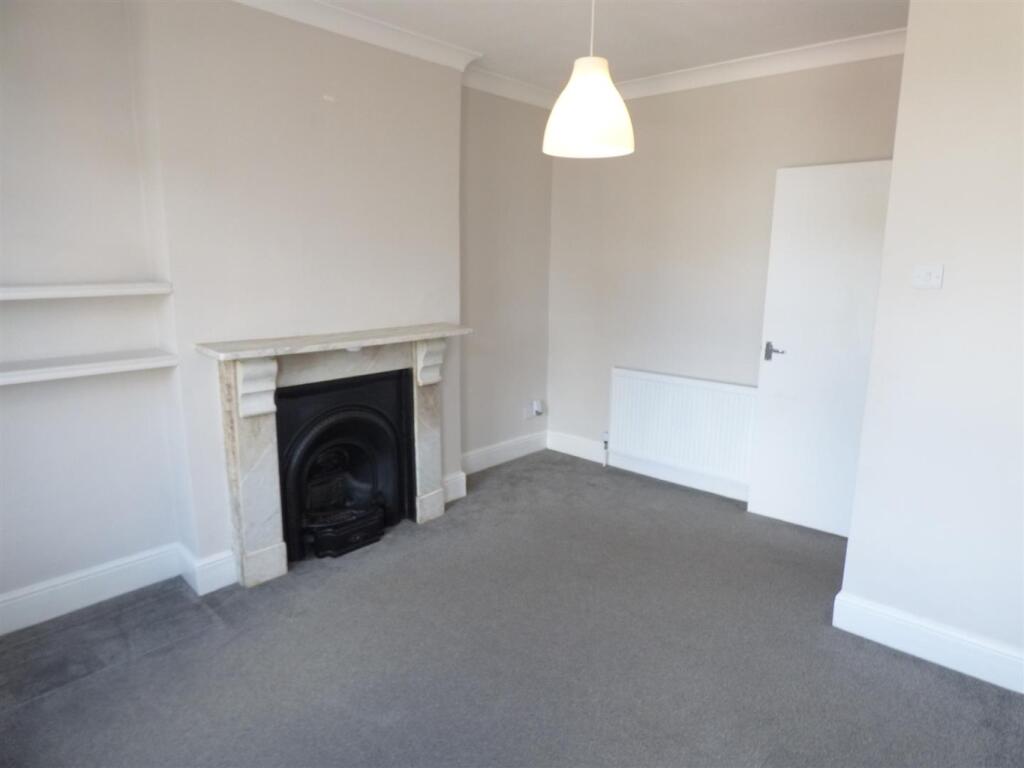 3 bed 1st Floor Flat for rent in Ruxley. From Capital Estate Agents - Sidcup