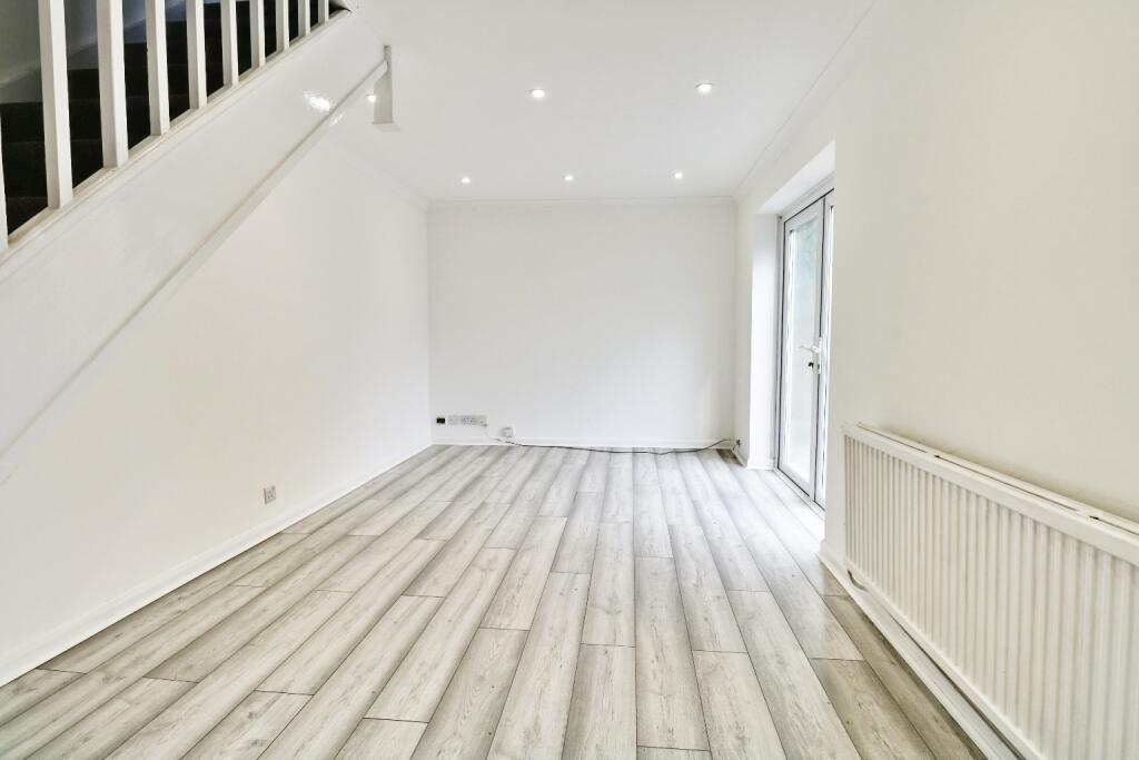 2 bed Mid Terraced House for rent in Woolwich. From Capital Estate Agents - Sidcup