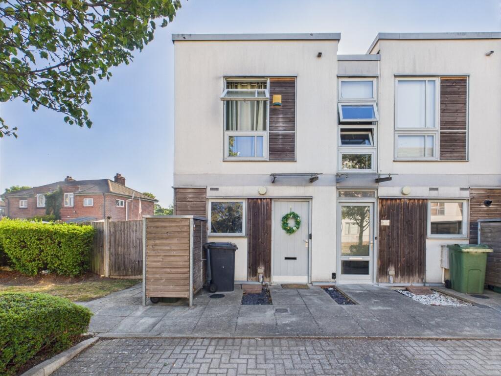 2 bed End of Terrace for rent in Swanscombe. From Capital Estate Agents - Sidcup 2 bed End of Terrace for rent in Swanscombe. From Capital Estate Agents - Sidcup