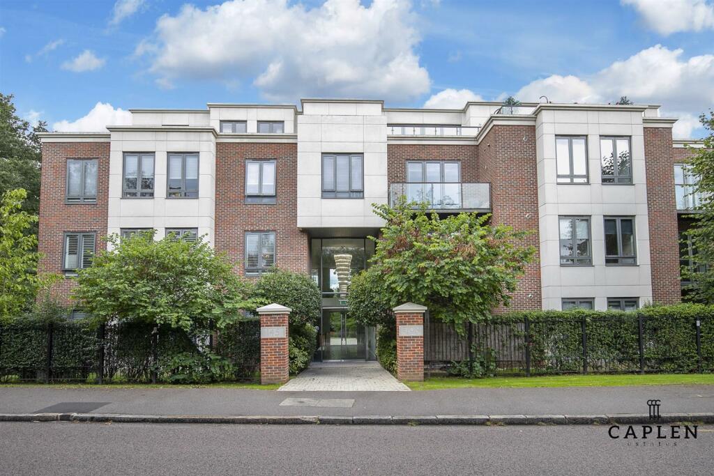 2 bed Flat for rent in Woodford. From Caplen Estates - Loughton