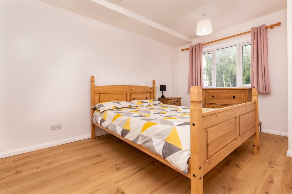 1 bed Room for rent in Woodford. From Caplen Estates - Loughton
