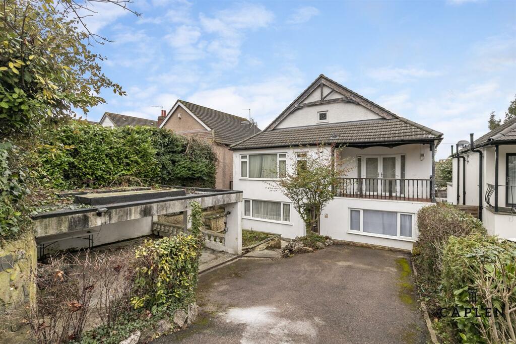 5 bed Detached House for rent in Chigwell. From Caplen Estates - Loughton