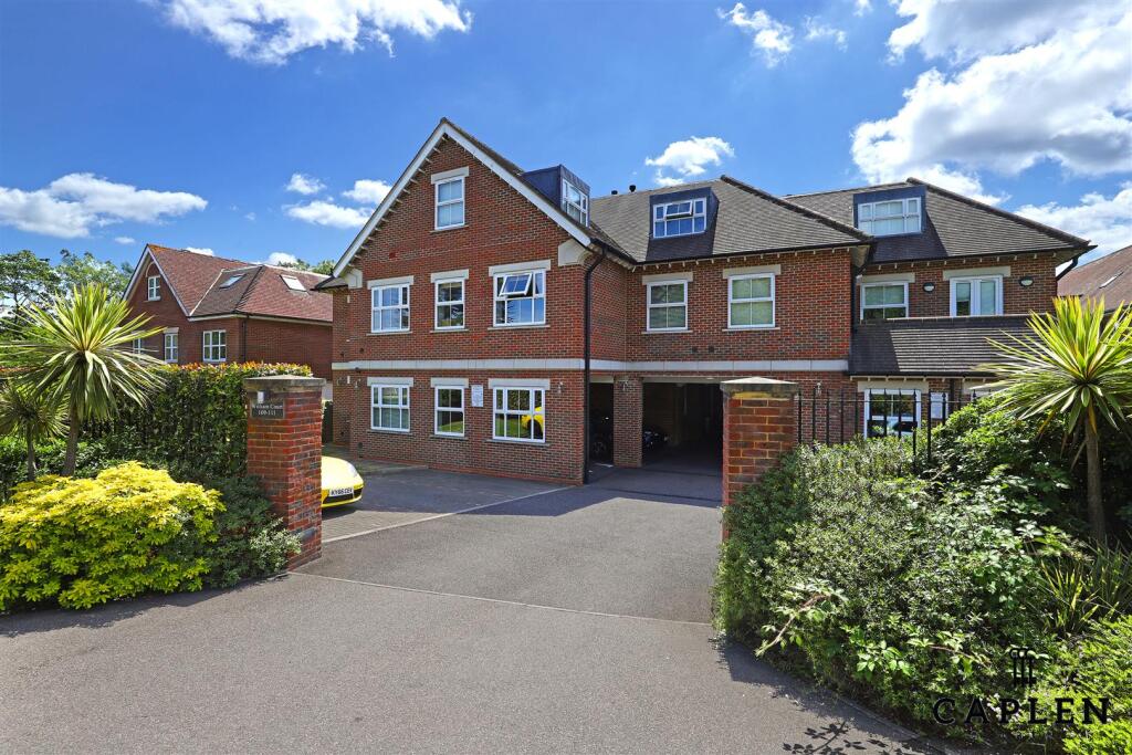 2 bed Apartment for rent in Chigwell. From Caplen Estates - Buckhurst Hill