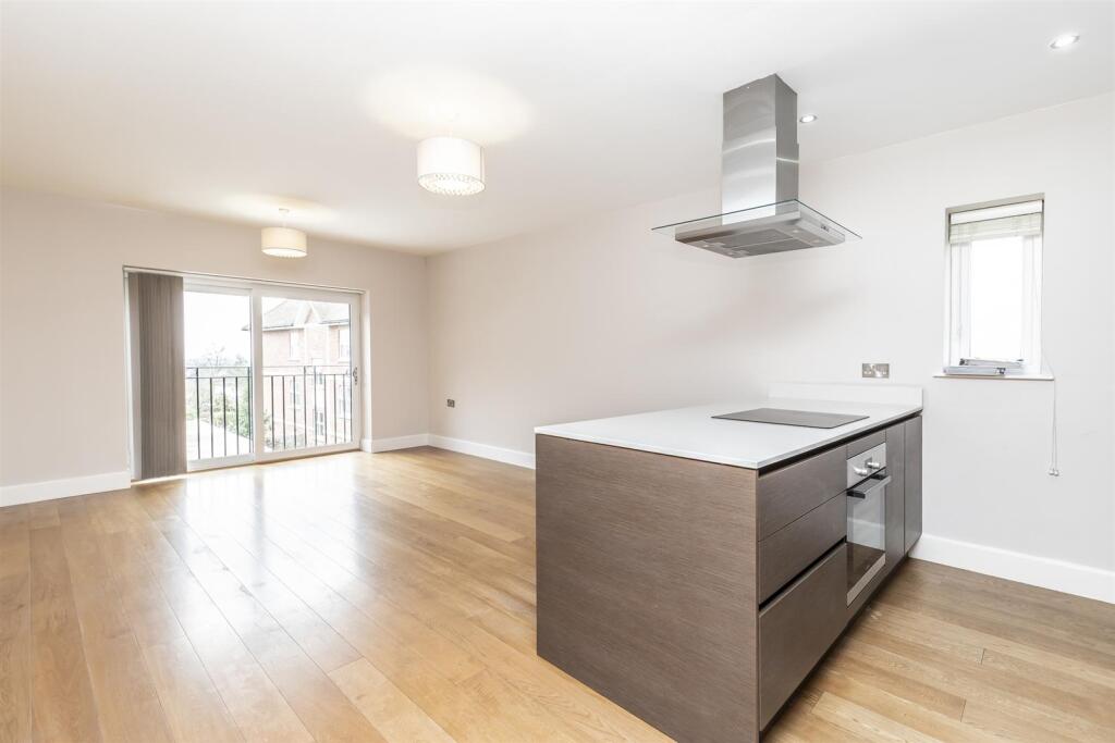 2 bed Apartment for rent in Chigwell. From Caplen Estates - Buckhurst Hill