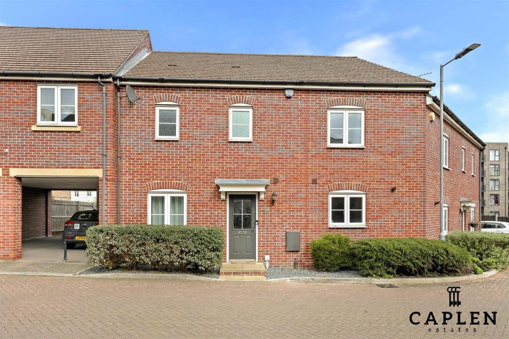 3 bed Detached for rent in Loughton. From Caplen Estates - Buckhurst Hill 3 bed Detached for rent in Loughton. From Caplen Estates - Buckhurst Hill