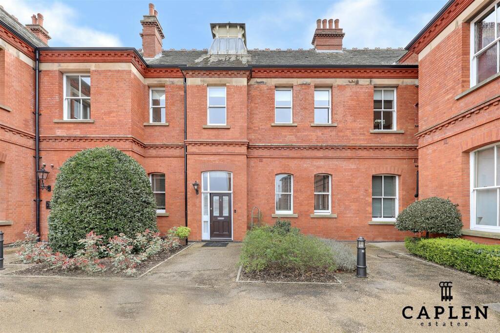 2 bed Detached for rent in Woodford. From Caplen Estates - Buckhurst Hill 2 bed Detached for rent in Woodford. From Caplen Estates - Buckhurst Hill