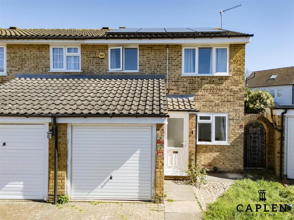 3 bed End of Terrace for rent in Loughton. From Caplen Estates - Buckhurst Hill