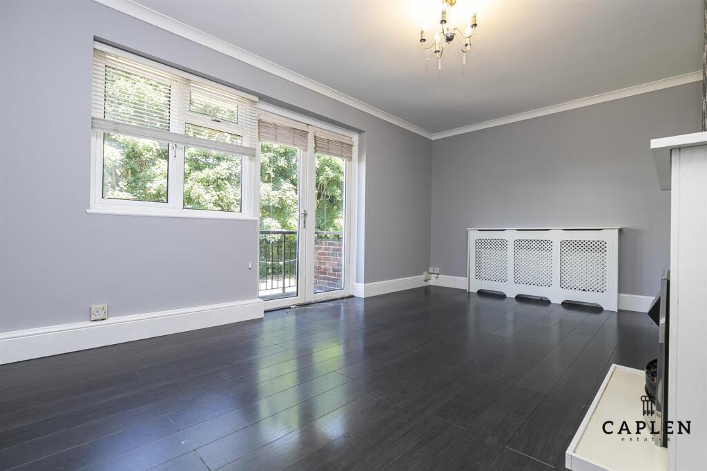 2 bed Apartment for rent in Sewardstonebury. From Caplen Estates - Buckhurst Hill