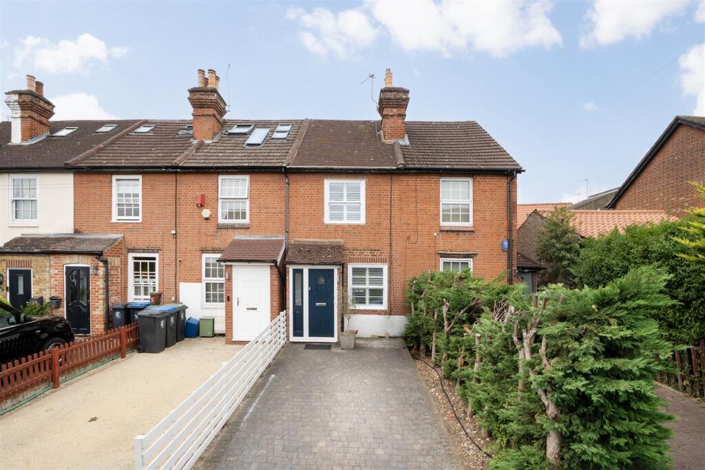2 bed Detached for rent in Loughton. From Caplen Estates - Buckhurst Hill