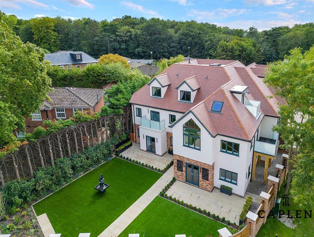 2 bed 1st Floor Flat for rent in Chigwell. From Caplen Estates - Buckhurst Hill