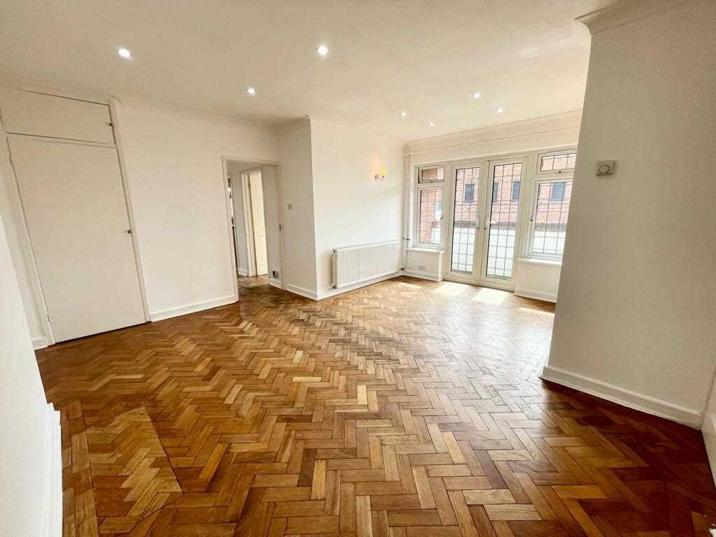 3 bed Apartment for rent in Gerrards Cross. From Carter Duthie - Denham
