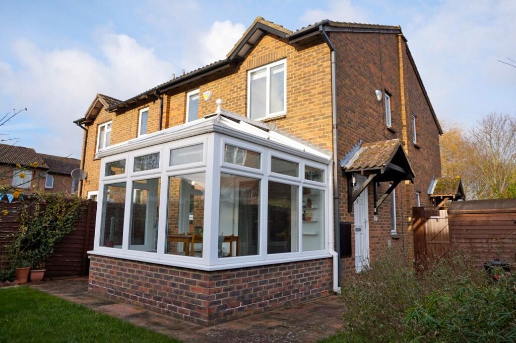 1 bed Semi Detached for rent in Hampton. From Castor Bay Property Ltd - Twickenham