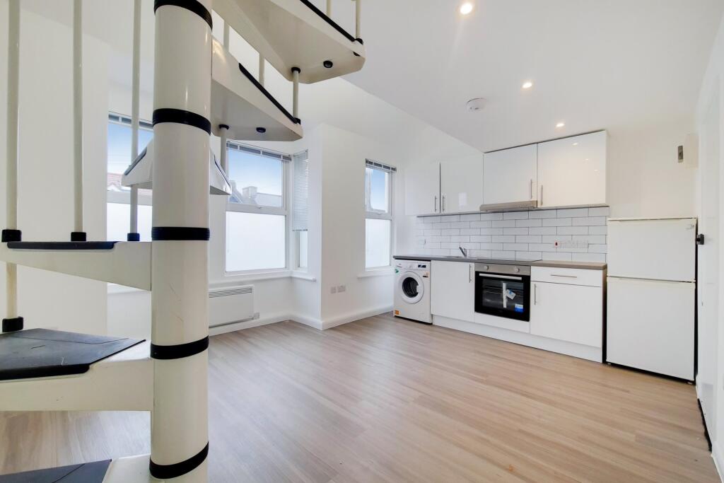1 bed 1st Floor Flat for rent in Willesden. From Cedar Estates - West Hampstead