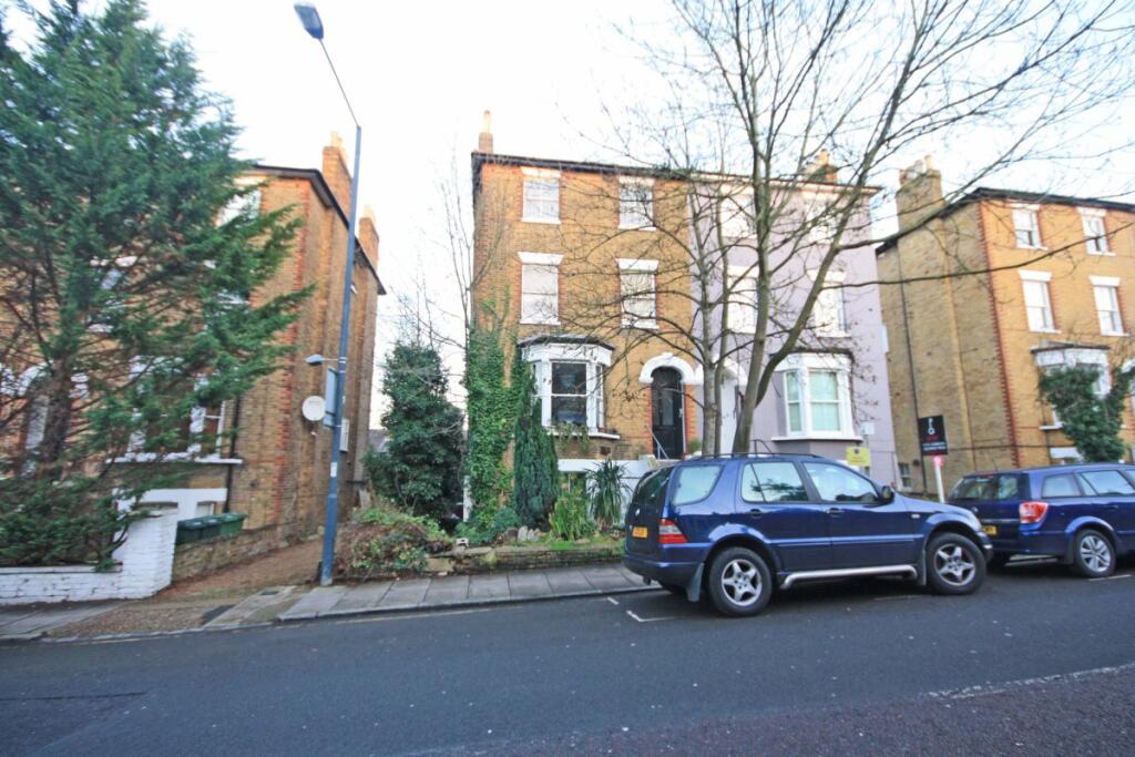 1 bed 1st Floor Flat for rent in Richmond. From Cedar Estates - West Hampstead