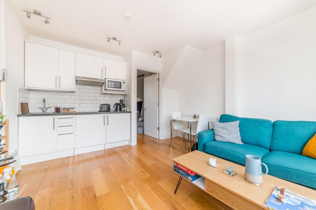 1 bed 1st Floor Flat for rent in Clapham. From Cedar Estates - West Hampstead
