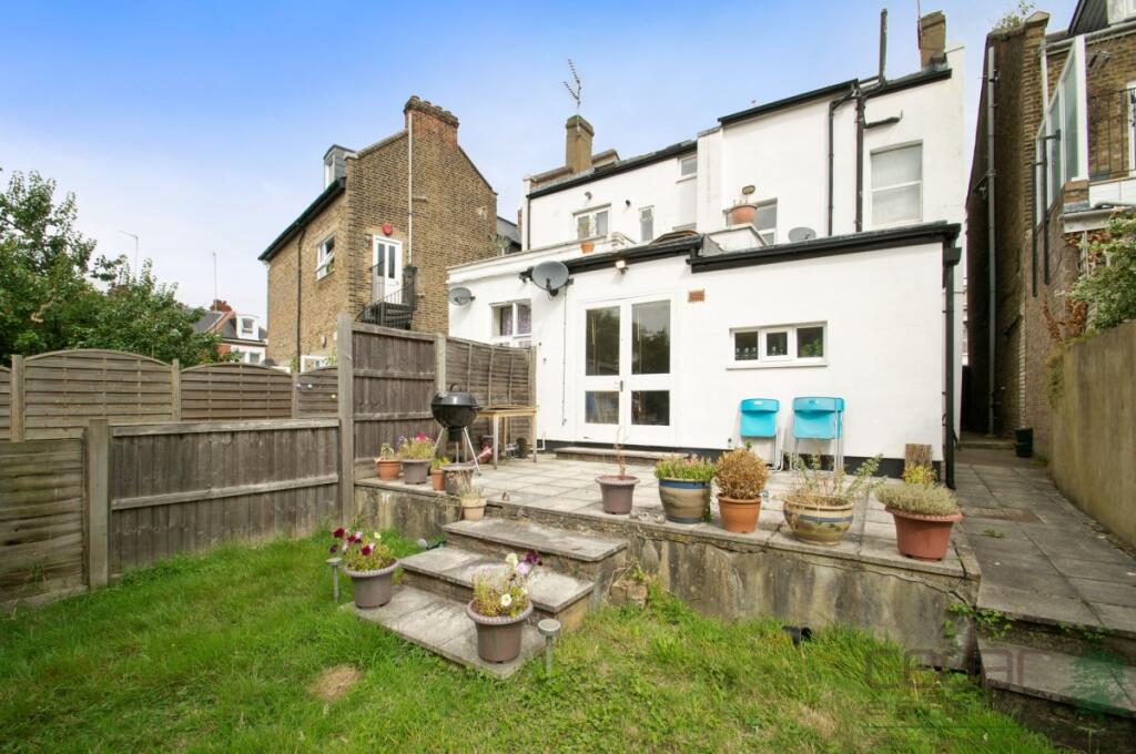 1 bed 1st Floor Flat for rent in Hampstead. From Cedar Estates - West Hampstead